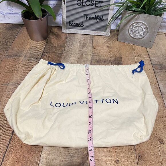 Louis Vuitton Large String Dust Bag - Picture 9 of 15